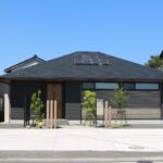 雲南市 外構工事 庭に設置されたフェンスと門柱