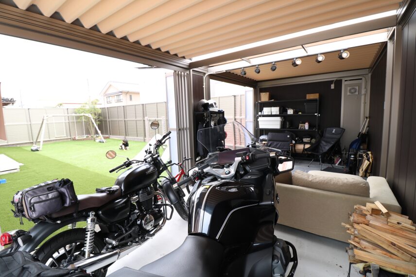 雲南市 外構リフォーム バイクや趣味用品を収納したガレージ