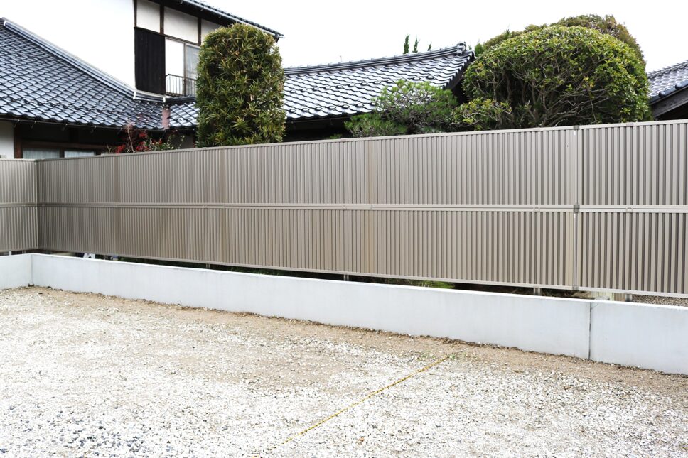 雲南市 外構工事 丈夫で安心なフェンス施工後の様子