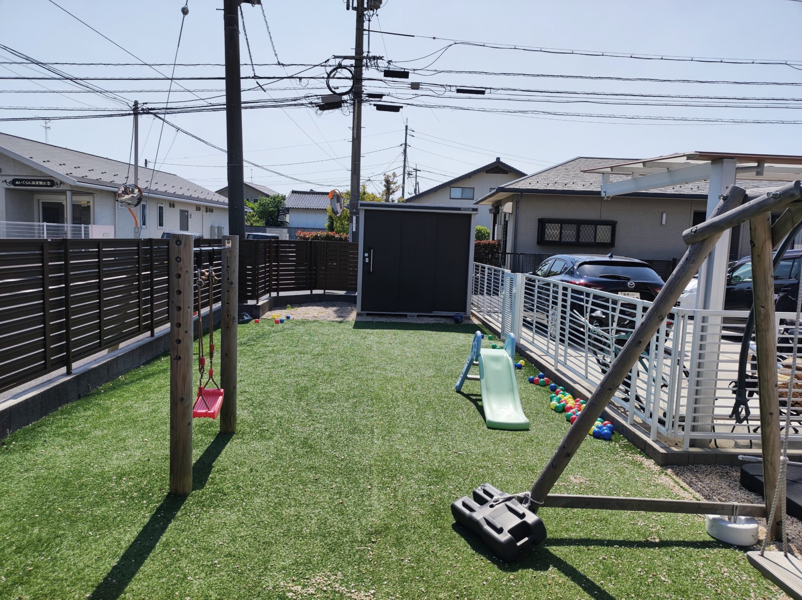雲南市 外構工事 子供が遊べる庭のブランコと人工芝スペース
