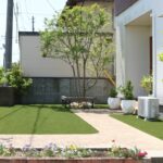 雲南市 外構リフォーム 人工芝と植栽で整備された庭
