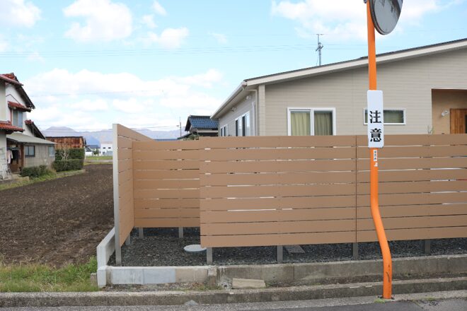 雲南市 外構リフォーム 玄関前アプローチとフェンス施工事例