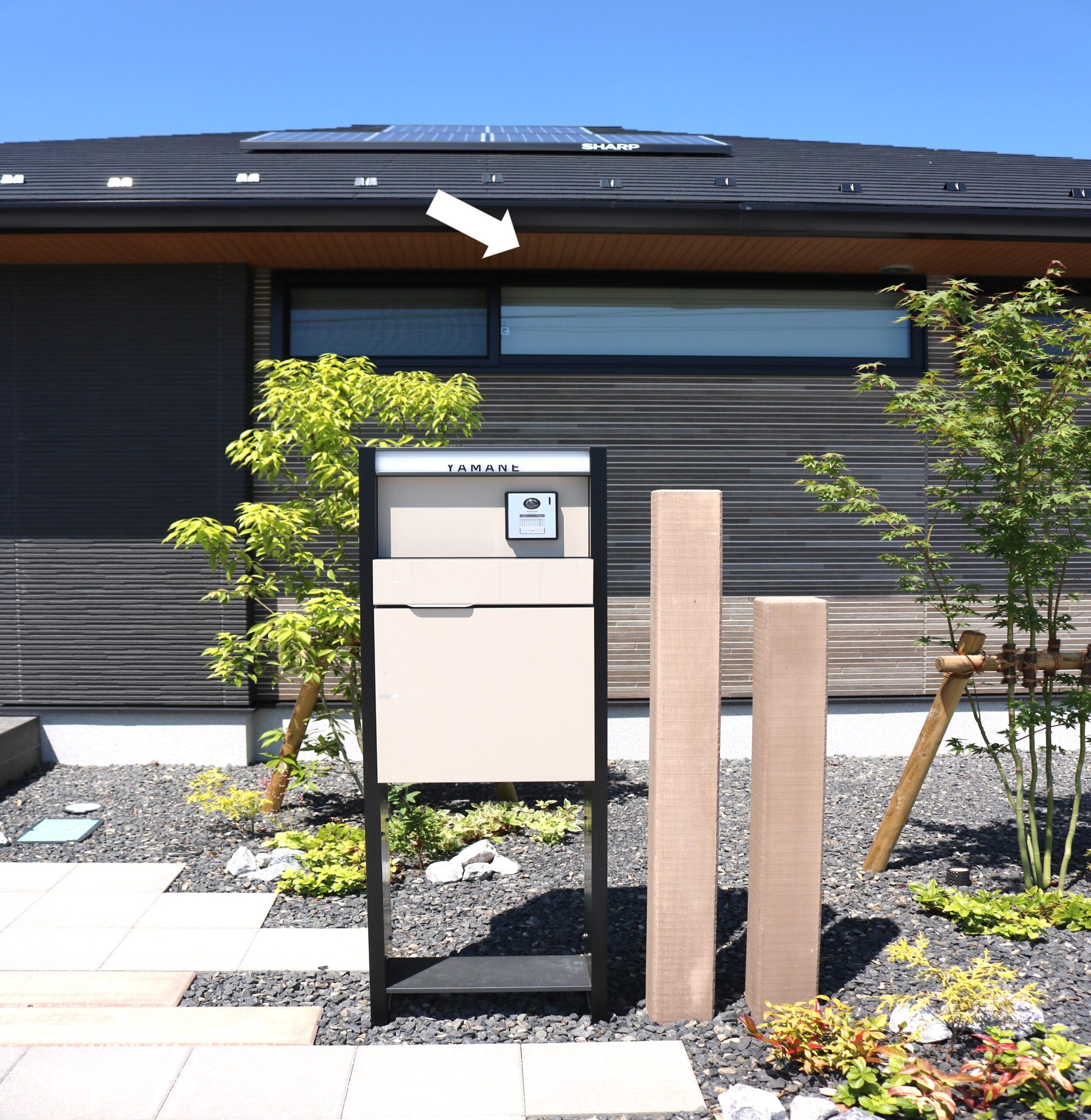 雲南市 外構リフォーム 植栽と門柱を取り入れたアプローチ
